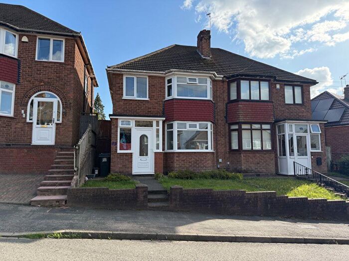 3 Bedroom Semi-Detached House For Sale In Sandwood Drive, Great Barr, Birmingham, B44