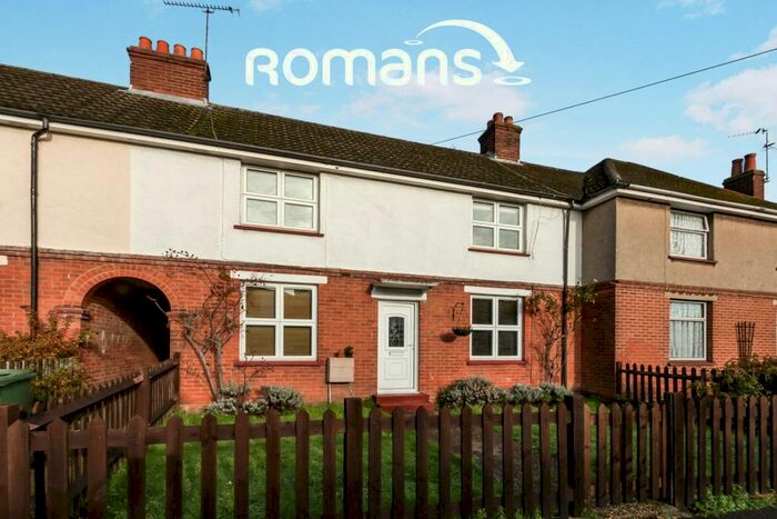 3 Bedroom Link Detached House To Rent In Queens Road, GU14