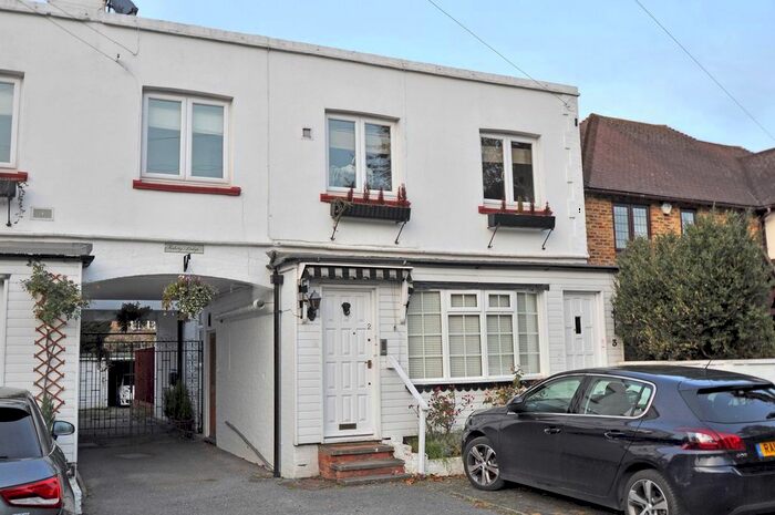 3 Bedroom Detached House To Rent In Avenue Road, Maidenhead, Berkshire, SL6