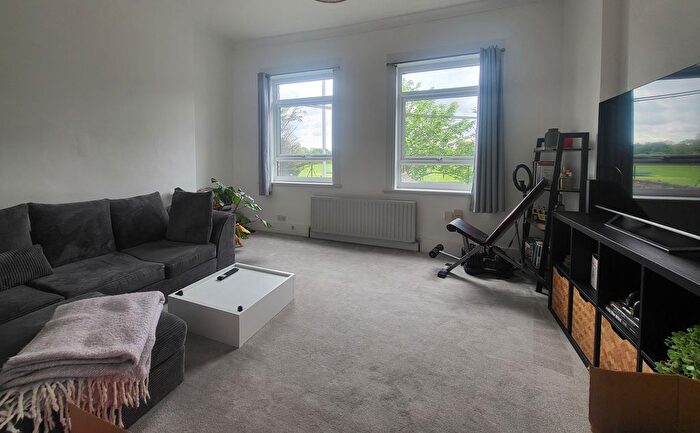 1 Bedroom Flat To Rent In Trinity Road, Wandsworth Common, SW17