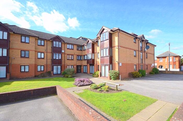 2 Bedroom Flat To Rent In Cleveland Road, St. Clements Court, BH1