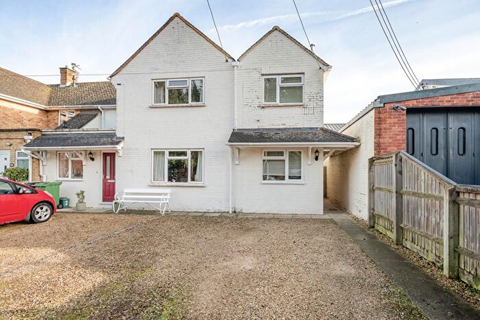 3 Bedroom End Of Terrace House To Rent In Chawley Lane, Oxford, OX2