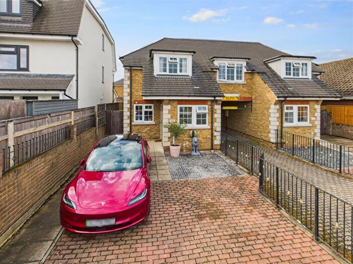 3 Bedroom Semi-Detached House To Rent In Homefield Road, Walton-On-Thames, KT12