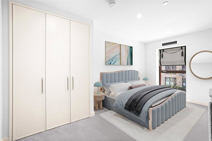 1 Bedroom Flat For Sale In Royal Crest Avenue, London, E16