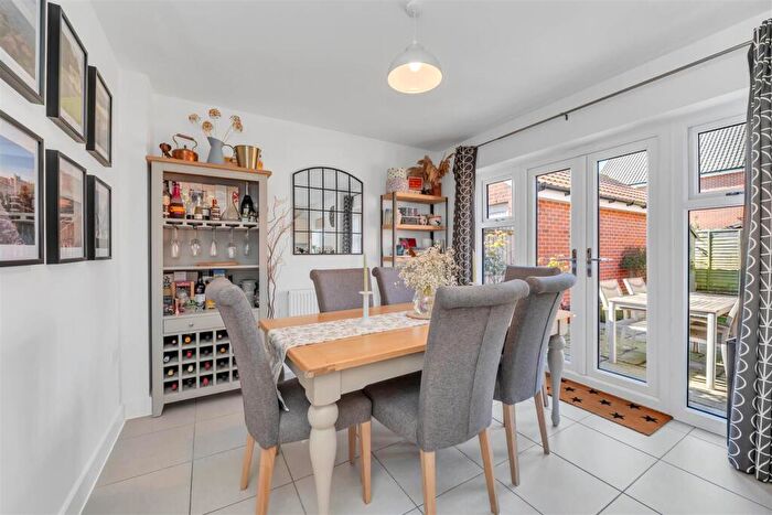 4 Bedroom Detached House For Sale In Myrtlewood Road, Bury St. Edmunds, IP32