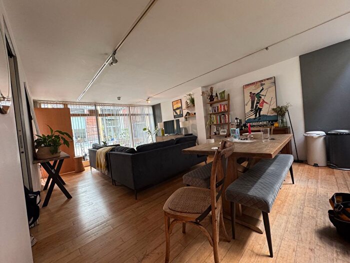 2 Bedroom Flat To Rent In Benyon Wharf, Hackney, E8