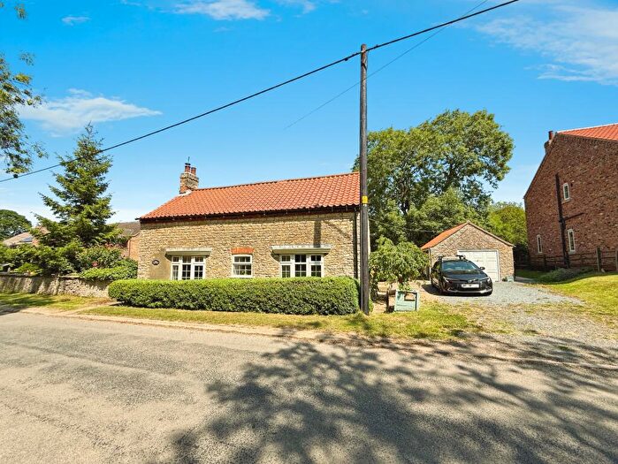 2 Bedroom Cottage For Sale In West Beck Lane, Blyborough, DN21