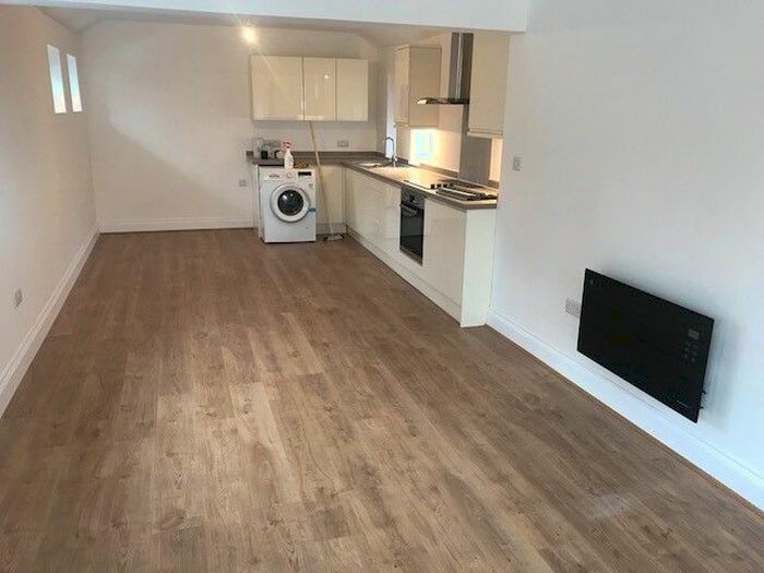 2 Bedroom Flat To Rent In Oxford Road, Reading, RG1