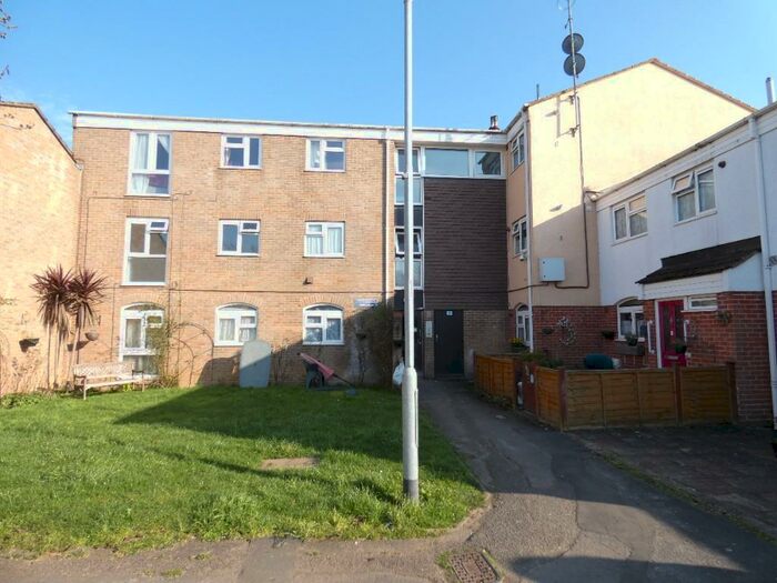 2 Bedroom Flat To Rent In Pentland Road, Slough, SL2