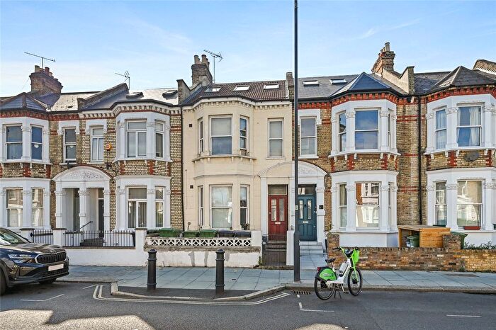 Studio To Rent In Bloemfontein Road, London, W12