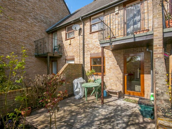 2 Bedroom Terraced House To Rent In Shirelake Close, City Centre, OX1