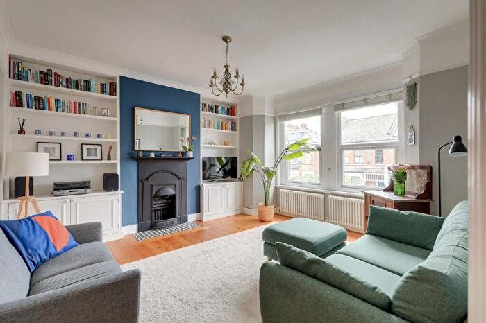 3 Bedroom Flat For Sale In Davenport Road, London, SE6