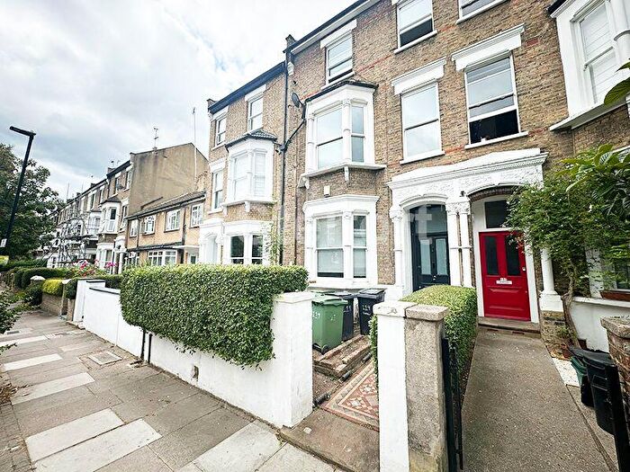 2 Bedroom Flat To Rent In Huddleston Road, London, N7