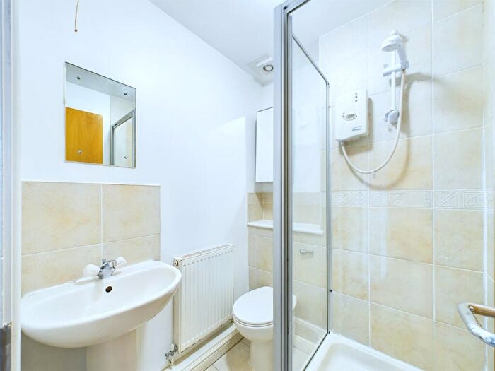 2 Bedroom Apartment To Rent In Ocean Drive, The Shore, Edinburgh, EH6