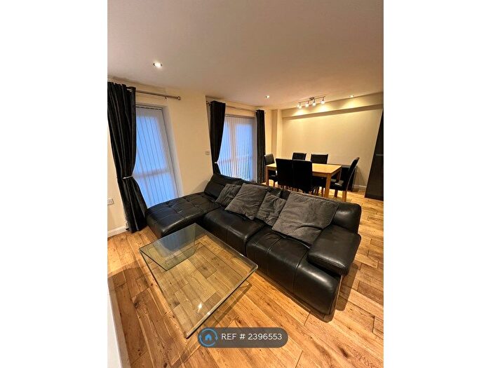 2 Bedroom Flat To Rent In Adrian House, London, E15