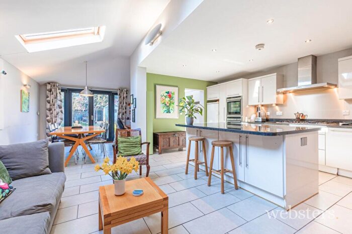 4 Bedroom Terraced House For Sale In Mile End Road, Norwich, NR4