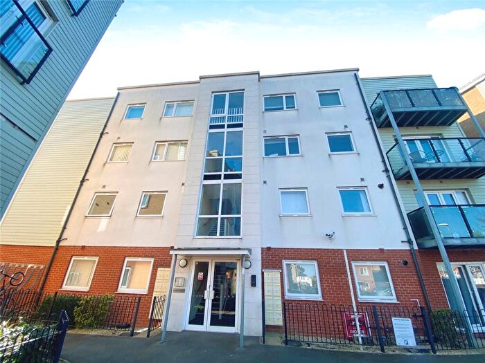 2 Bedroom Flat To Rent In Onyx Crescent, Leicester, Leicestershire, LE4