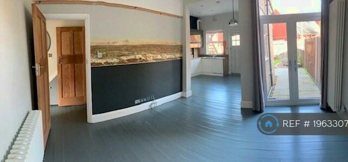 1 Bedroom Flat To Rent In Old Road, London, SE13