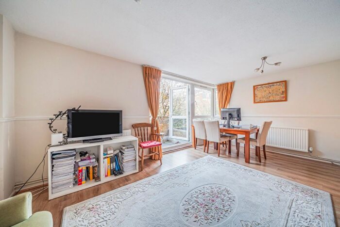 3 Bedroom Flat For Sale In Malta Street, Clerkenwell, London, EC1V