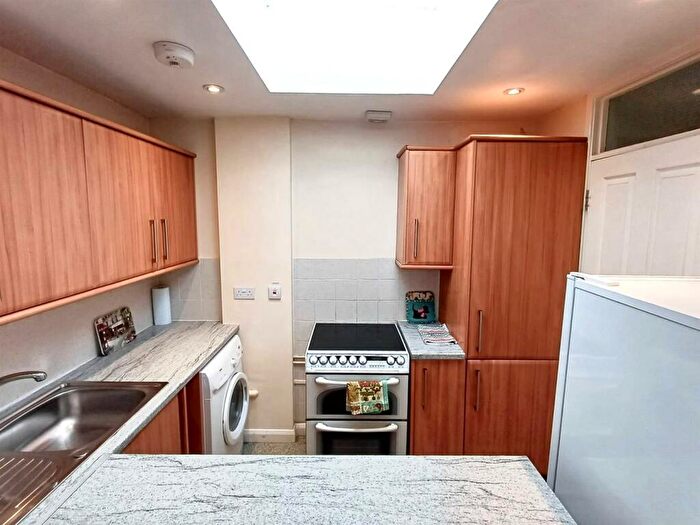 Studio To Rent In Bounds Green, Wood Green, N11