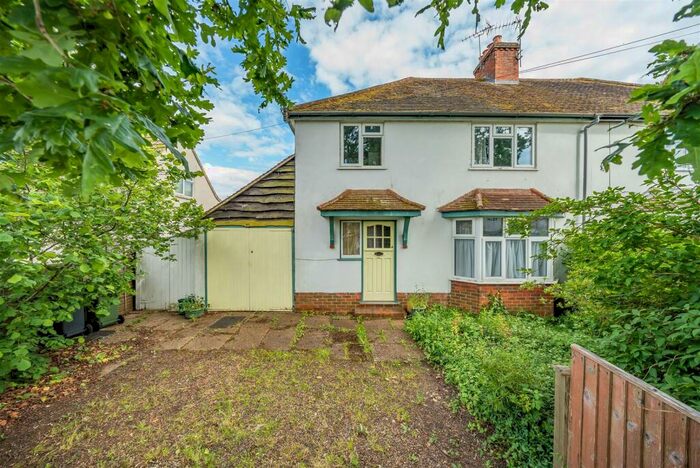 3 Bedroom Semi-Detached House For Sale In Forest Road, Effingham Junction, KT24