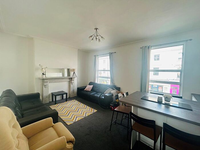 1 Bedroom Flat To Rent In Room, Warwick Street, Leamington Spa, CV32