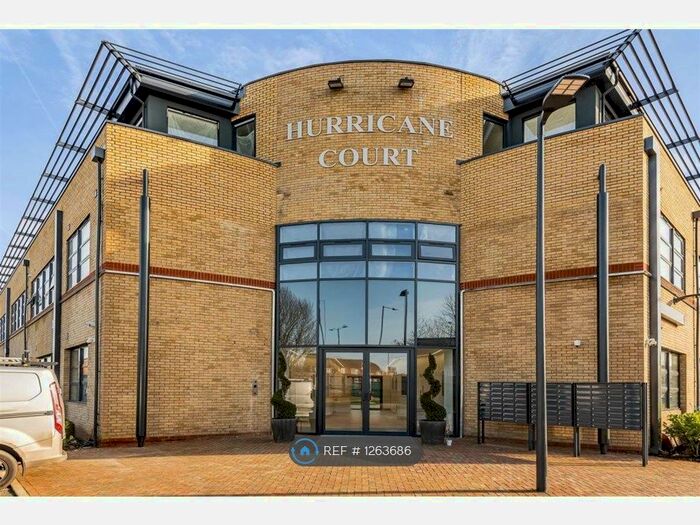 2 Bedroom Flat To Rent In Heron Drive, Langley SL3