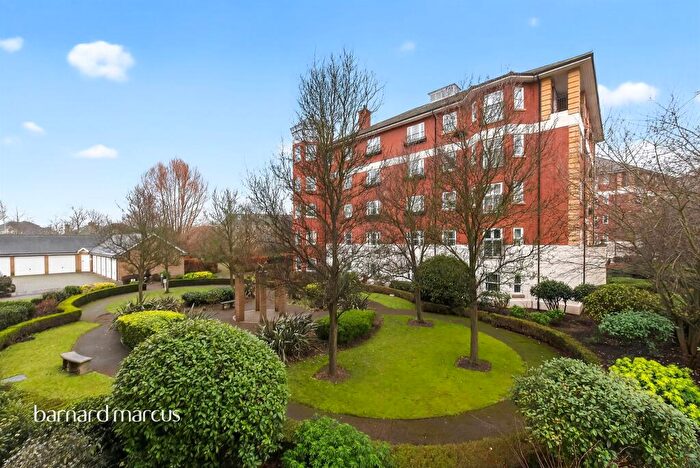 2 Bedroom Flat For Sale In Trinity Church Road, Barnes, London, SW13