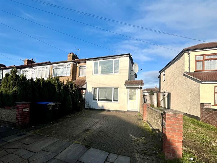 3 Bedroom End Of Terrace House To Rent In Sedcote Road, Ponders End, Enfield, EN3