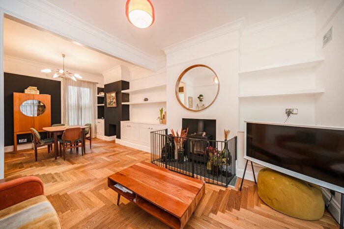 3 Bedroom Parking To Rent In Hartland Road, London, E15