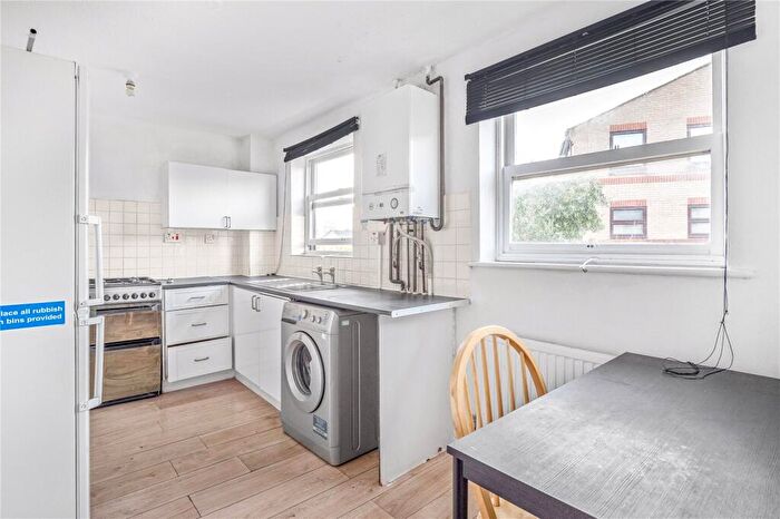 4 Bedroom Terraced House To Rent In Edmeston Close, Hackney, London, E9