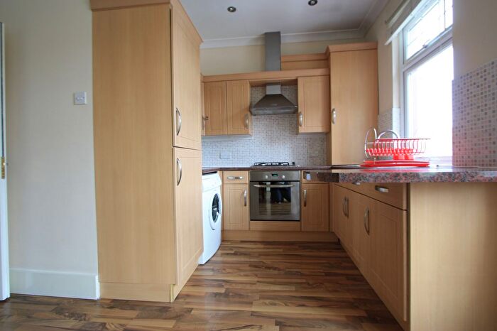 1 Bedroom Flat To Rent In Durnsford Road, London, SW19