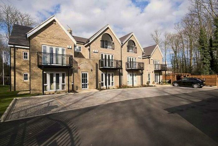 2 Bedroom Apartment To Rent In Ellies Court, Shadwell Lane, Moortown, LS17