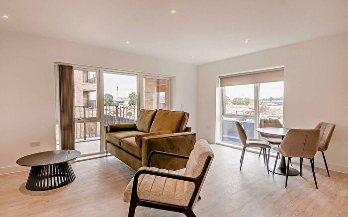 2 Bedroom Flat To Rent In Bragg Way, Cambridge, Cambridgeshire, CB5