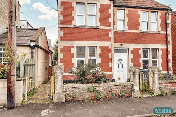 2 Bedroom Flat To Rent In Harford Street, Trowbridge, BA14