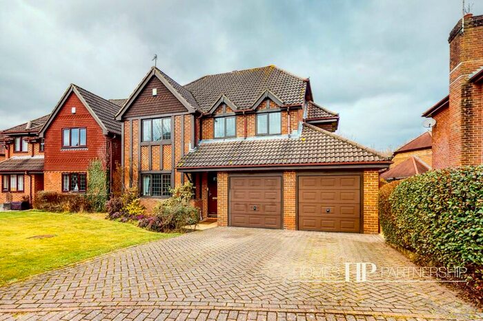 4 Bedroom Detached House To Rent In Hatchlands, Horsham, RH12