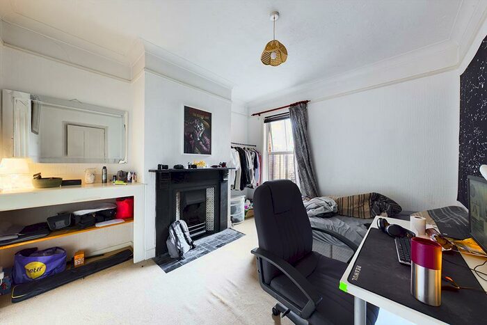 3 Bedroom Terraced House To Rent In Cromwell Road, Southampton, Hampshire, SO15