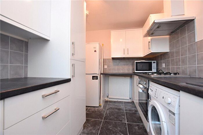 3 Bedroom Semi Detached House To Rent In Oakdene Court, Leeds, West Yorkshire, LS17