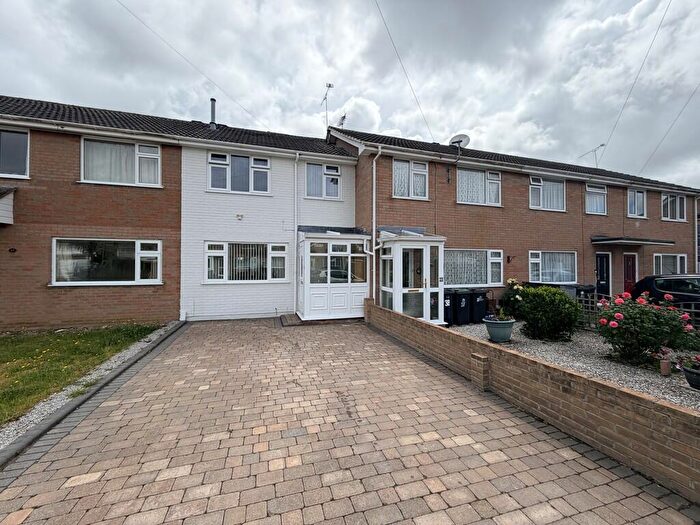 3 Bedroom Terraced House For Sale In Heights Road, Upton, BH16
