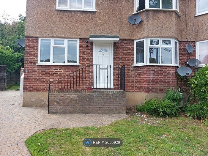 2 Bedroom Maisonette To Rent In Kenton Gardens, St. Albans, AL1