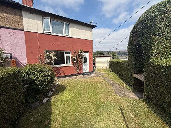 3 Bedroom Semi-Detached House For Sale In Denfield Crescent, Ovenden, Halifax, Calderdale, HX3