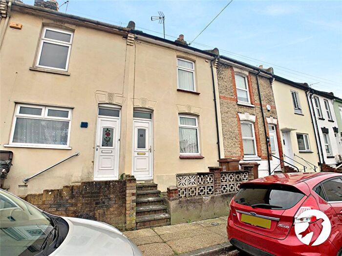2 Bedroom Terraced House To Rent In Portland Street, Chatham, ME4