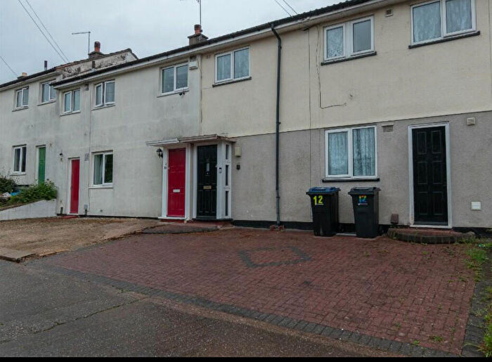 3 Bedroom Terraced House To Rent In Pleck Walk, Birmingham, B38