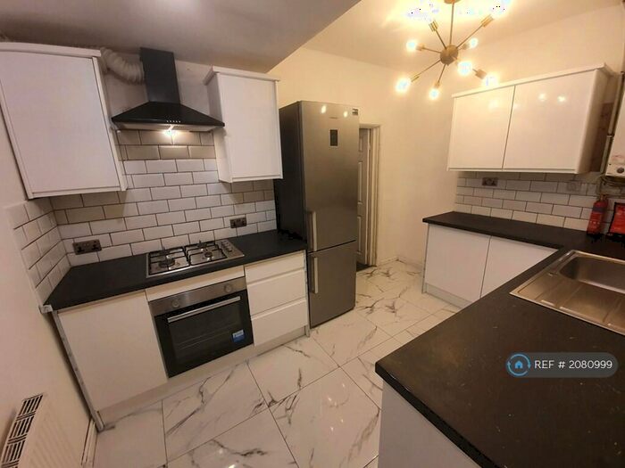3 Bedroom End Of Terrace House To Rent In Brigade Street, Bolton, BL1