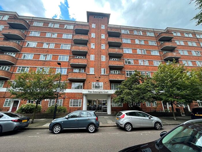 3 Bedroom Flat To Rent In Edith Villas, London, W14