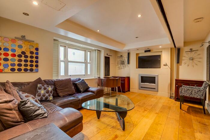 2 Bedroom Flat To Rent In Queen's Gate, London, SW7