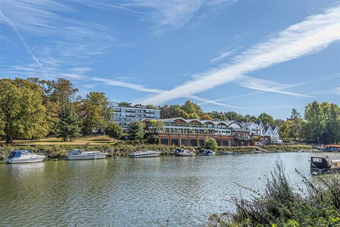 2 Bedroom Flat For Sale In Petersham Road, Richmond, TW10