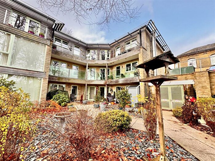 2 Bedroom Retirement Property For Sale In Abbeyfield, Ing Royd, Halifax, HX3