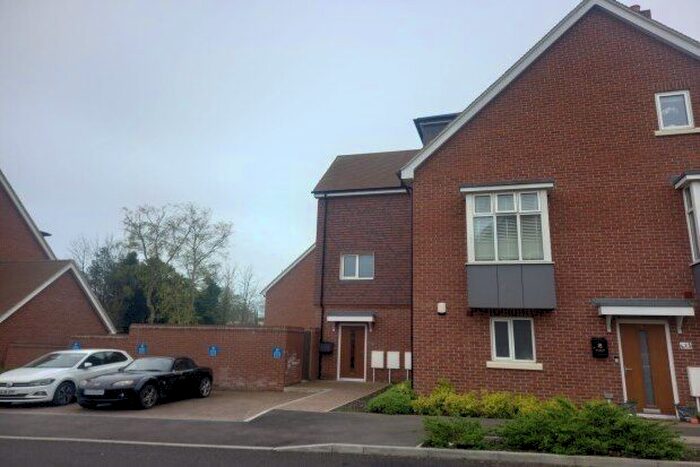 1 Bedroom Flat To Rent In Bluebell Gardens, Folkestone, CT20