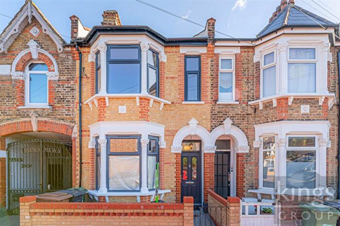 5 Bedroom Terraced House For Sale In Pembar Avenue, London, E17